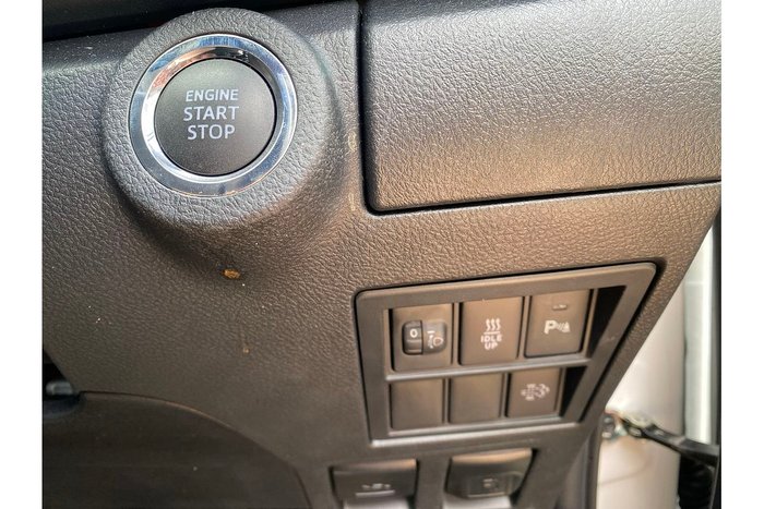 2024 Toyota Hilux SR 48V