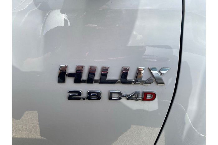 2024 Toyota Hilux SR 48V