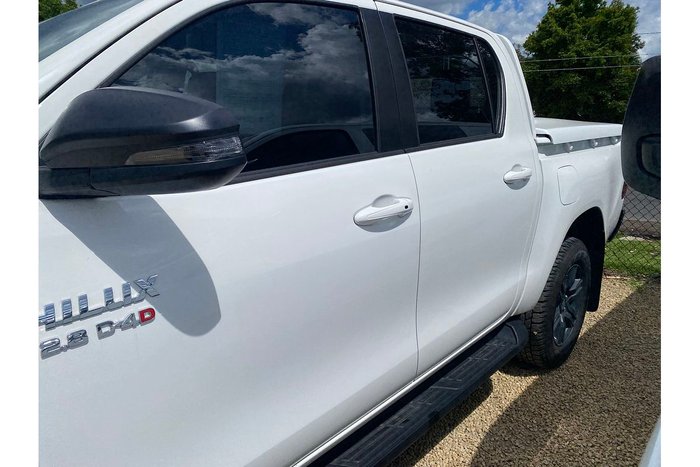 2024 Toyota Hilux SR 48V