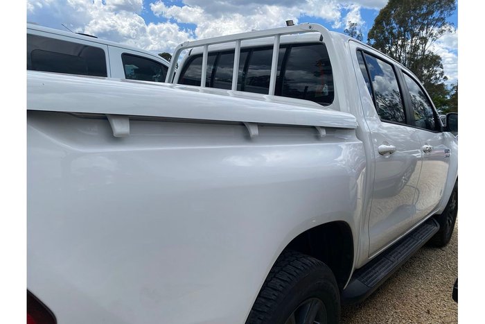 2024 Toyota Hilux SR 48V