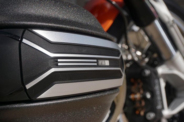 2025 BMW R 12 S R 12 Orange