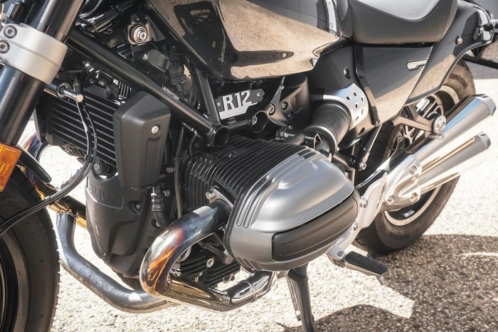 2024 BMW R 12 HL