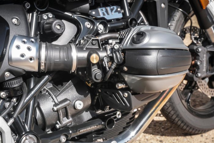 2024 BMW R 12 HL