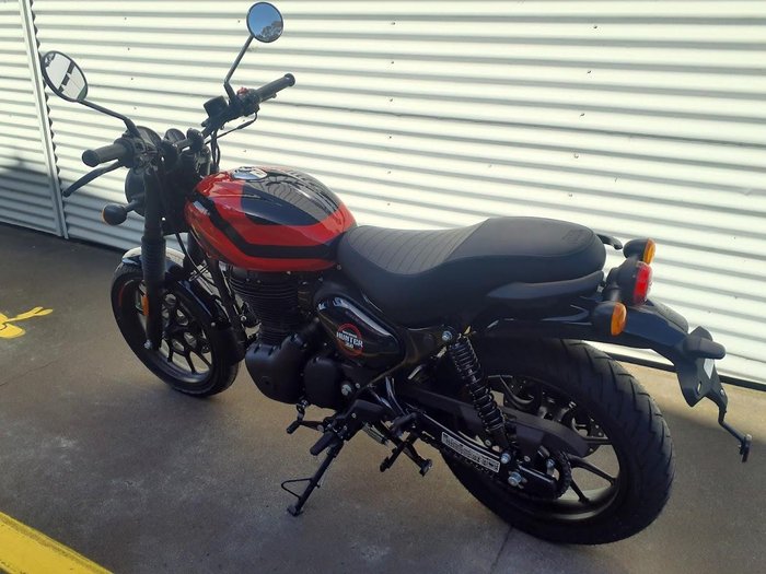 2025 Royal Enfield Hunter 350 Hunter Red