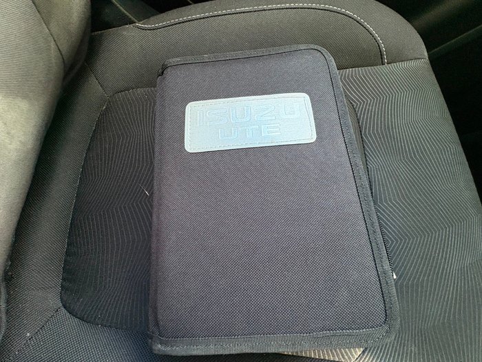 2021 Isuzu D-MAX LS-M