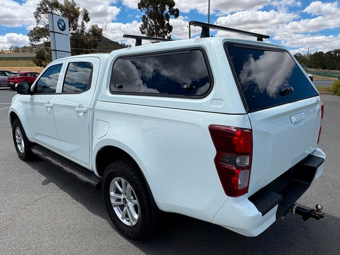 2021 Isuzu D-MAX LS-M