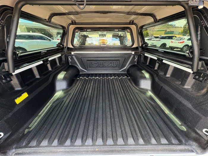 2021 Isuzu D-MAX LS-M