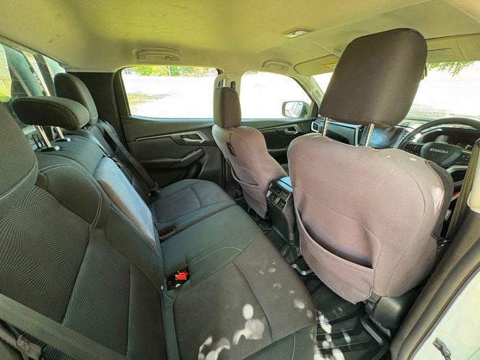 2021 Isuzu D-MAX LS-M