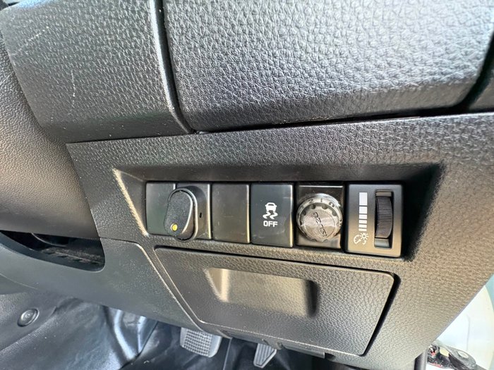 2021 Isuzu D-MAX LS-M