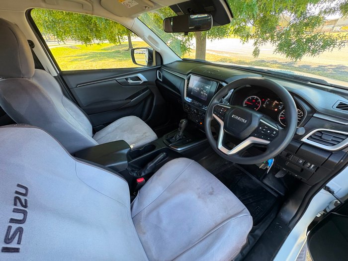 2021 Isuzu D-MAX LS-M