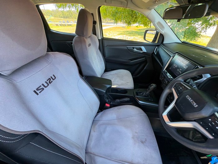 2021 Isuzu D-MAX LS-M