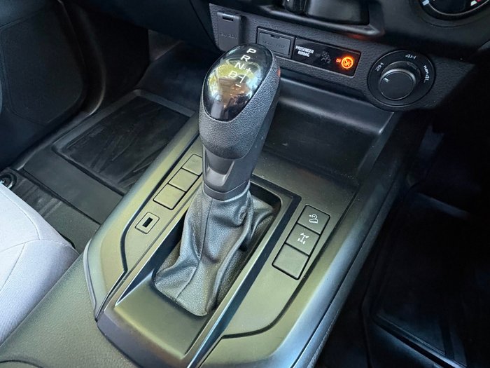 2021 Isuzu D-MAX LS-M