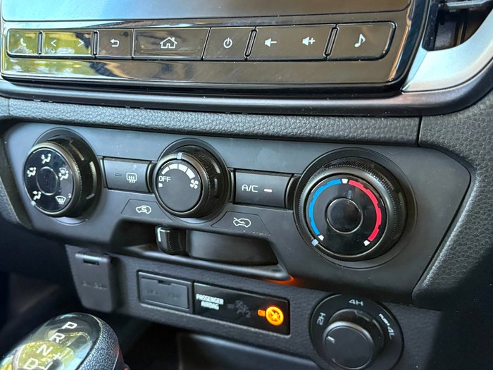 2021 Isuzu D-MAX LS-M