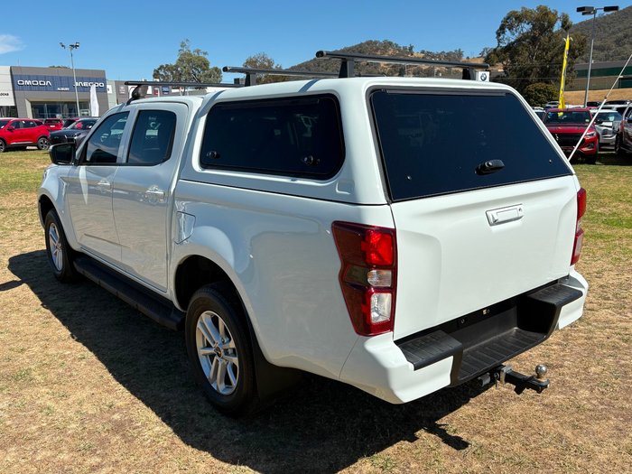 2021 Isuzu D-MAX LS-M