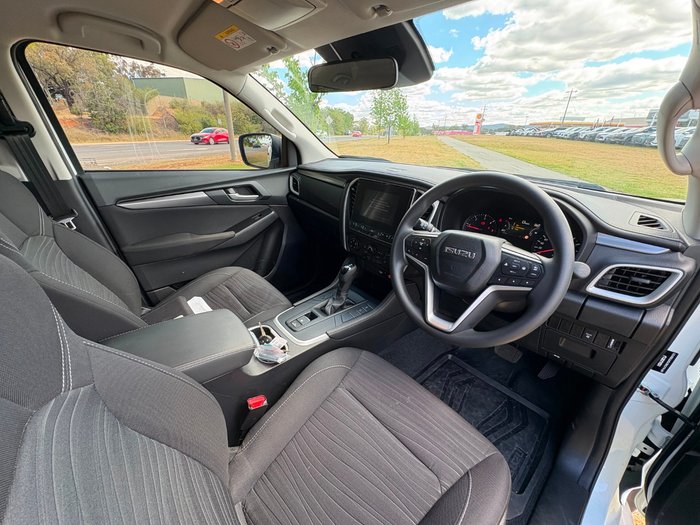 2024 Isuzu MU-X LS-M