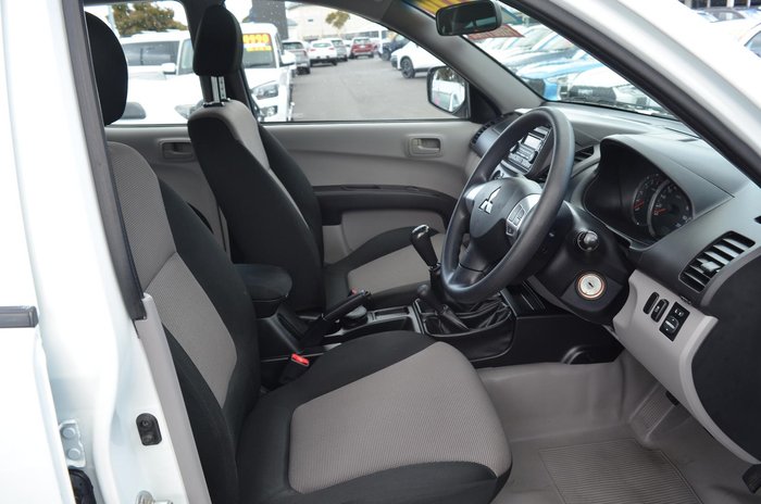 2013 Mitsubishi Triton GLX