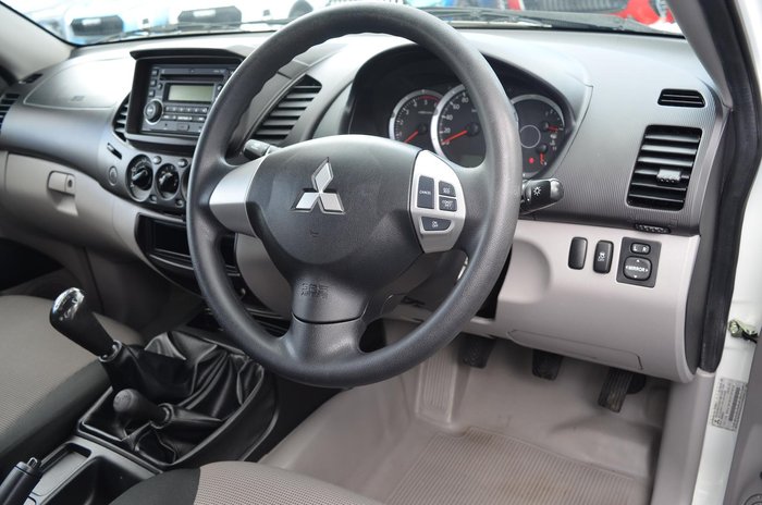 2013 Mitsubishi Triton GLX