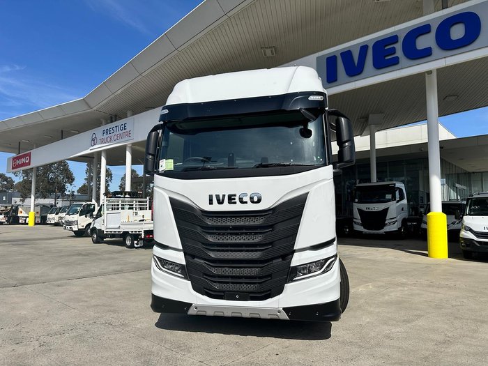 2024 Iveco S-Way AS700