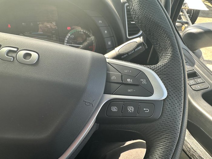 2024 Iveco S-Way AS700