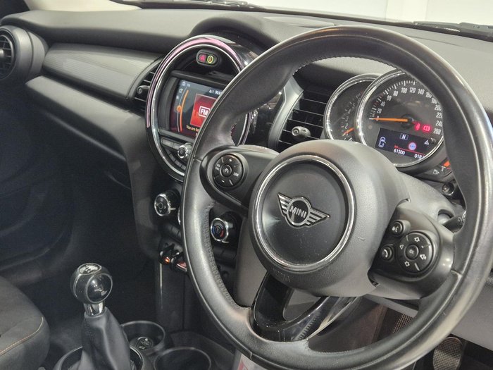 2020 MINI Hatch Cooper F55 LCI Pepper White