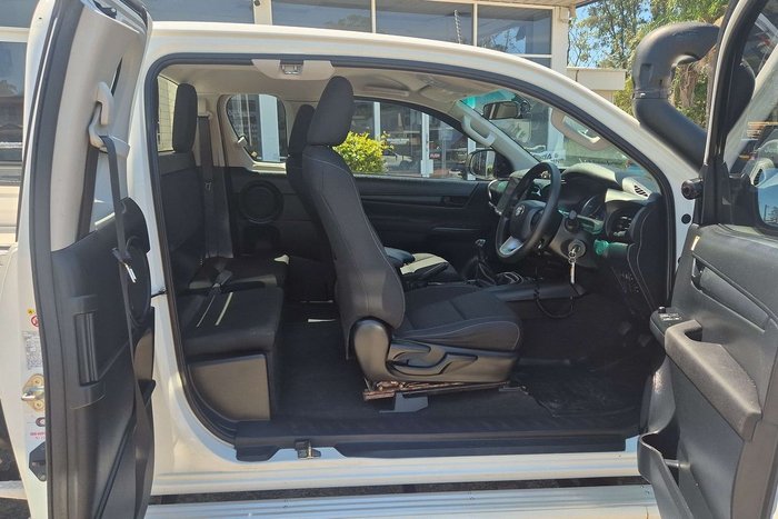 2017 Toyota Hilux SR