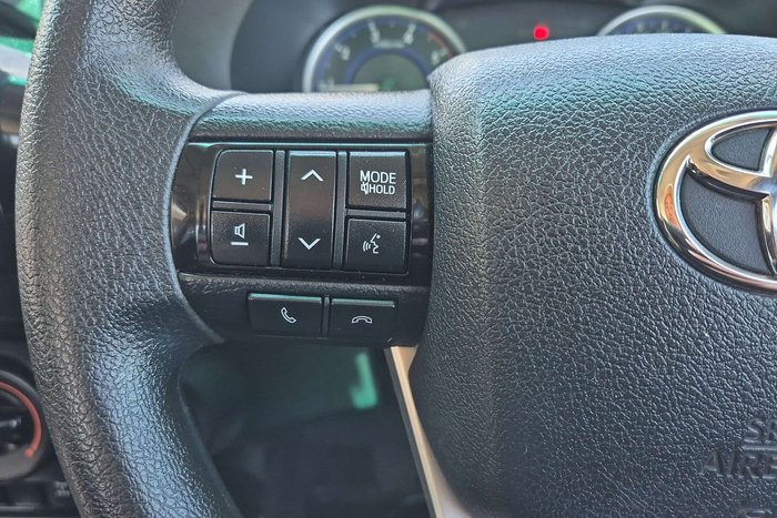 2017 Toyota Hilux SR