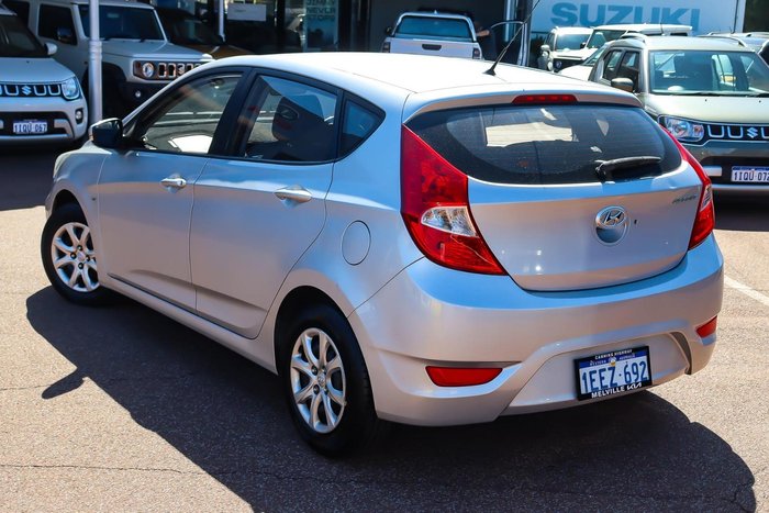 2012 Hyundai Accent Active