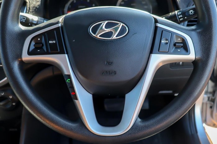 2012 Hyundai Accent Active