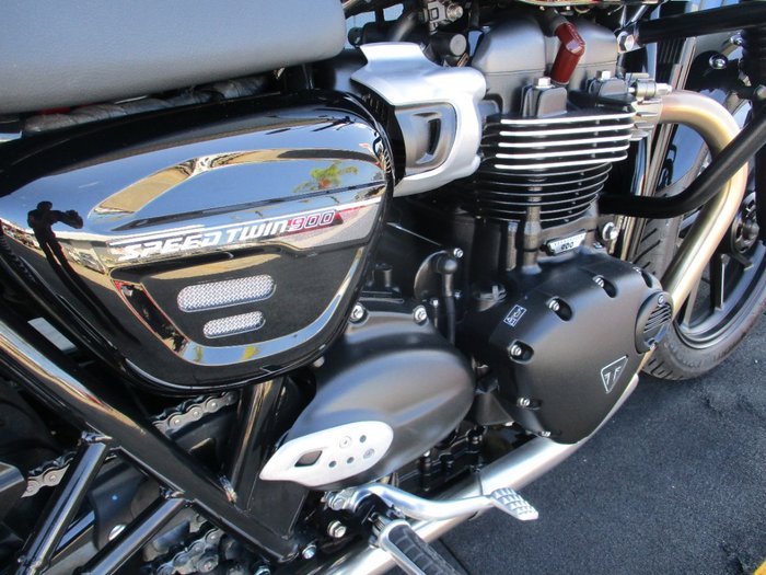 2024 Triumph BONNEVILLE SPEED TWIN Black