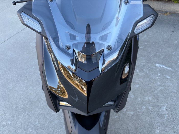 2025 Yamaha XMAX 300 (CZD300A)