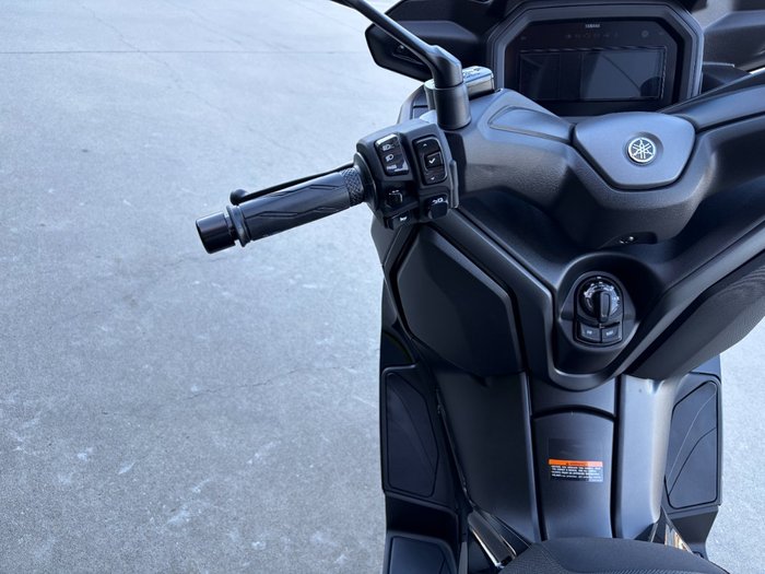 2025 Yamaha XMAX 300 (CZD300A)