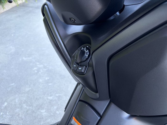 2025 Yamaha XMAX 300 (CZD300A)