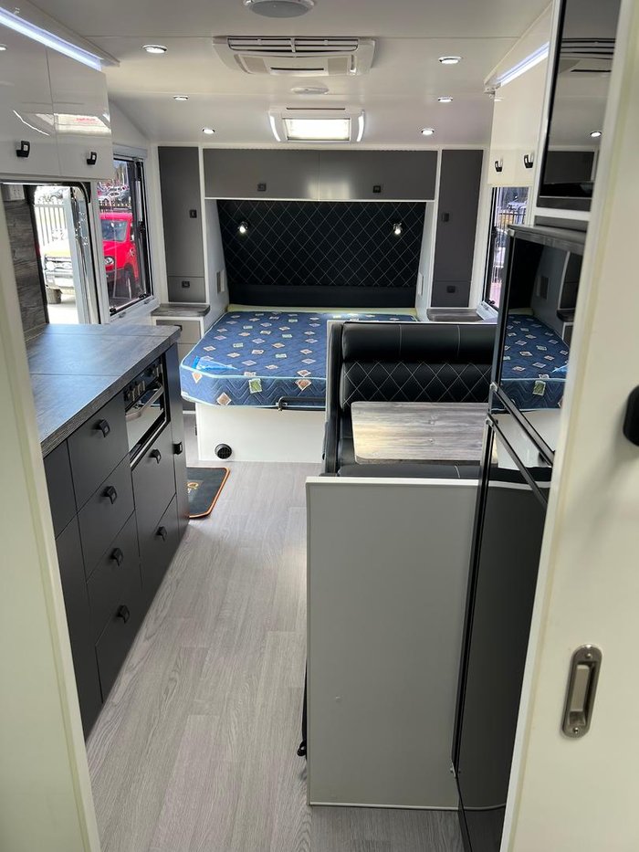 2021 Design RV Crx Semi Off Road Van 4, 19'8''