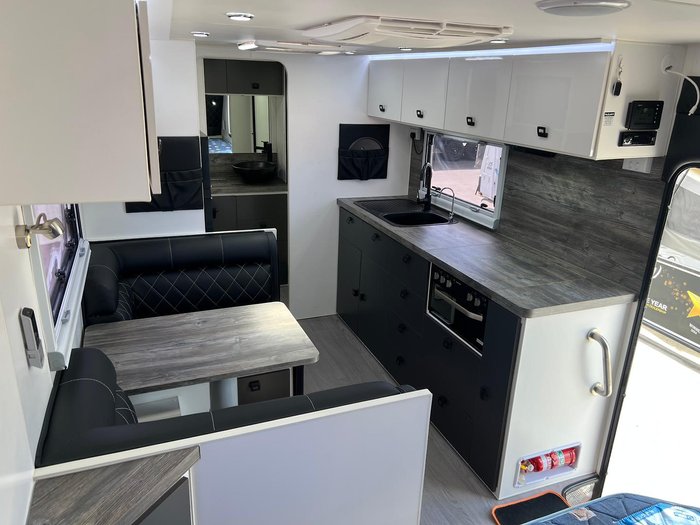 2021 Design RV Crx Semi Off Road Van 4, 19'8''
