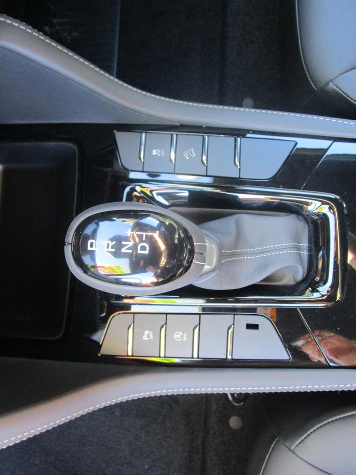 2025 Isuzu MU-X LS-T