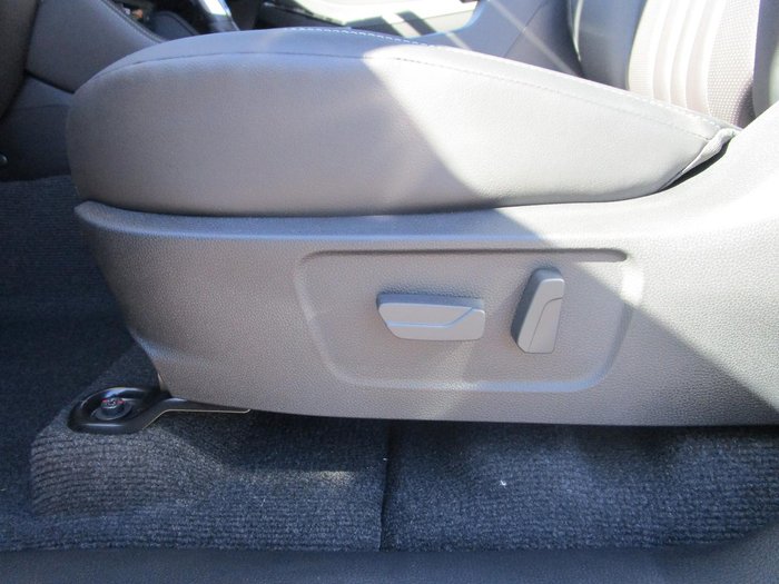 2025 Isuzu MU-X LS-T