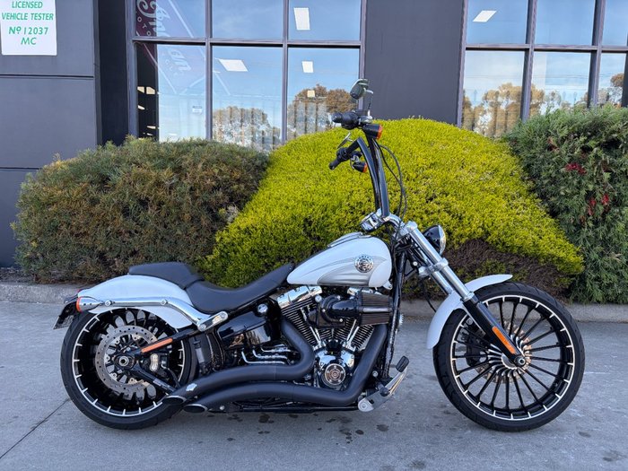 2017 HARLEY-DAVIDSON FXSB SOFTAIL BREAKOUT