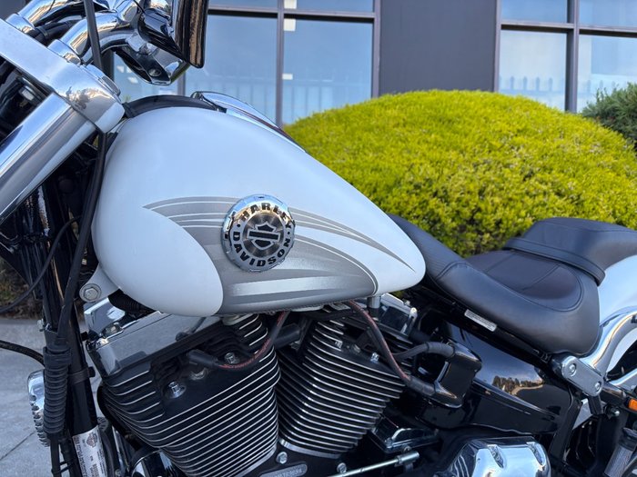 2017 HARLEY-DAVIDSON FXSB SOFTAIL BREAKOUT