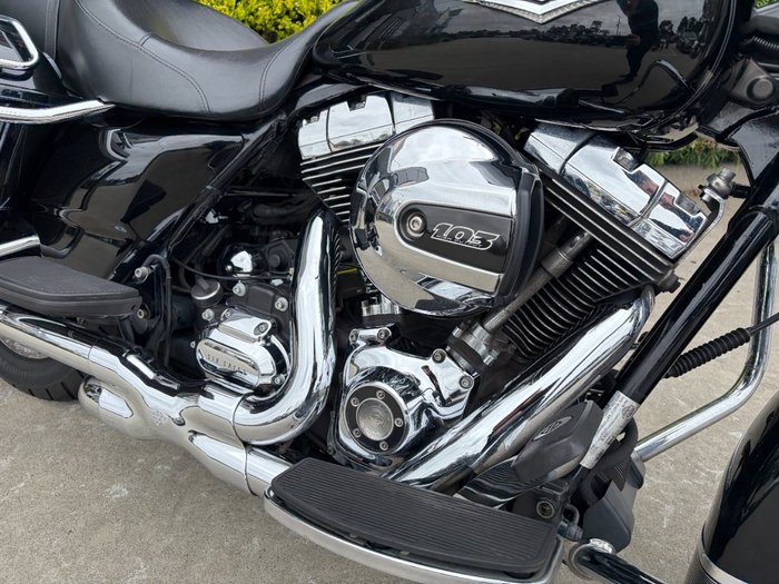 2016 HARLEY-DAVIDSON FLHR ROAD KING