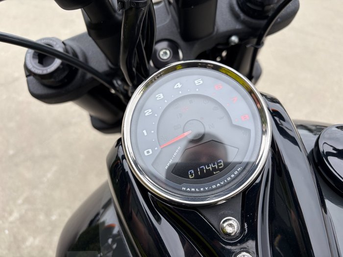 2019 HARLEY-DAVIDSON FXFBS FAT BOB (114) BLACK