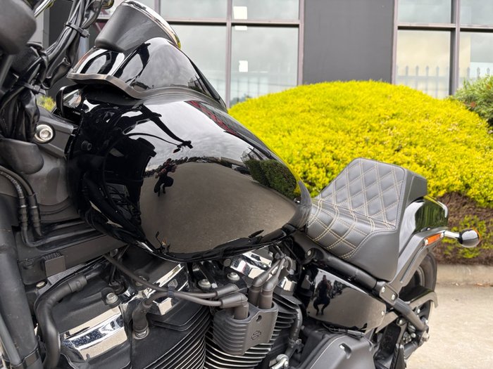 2019 HARLEY-DAVIDSON FXFBS FAT BOB (114) BLACK