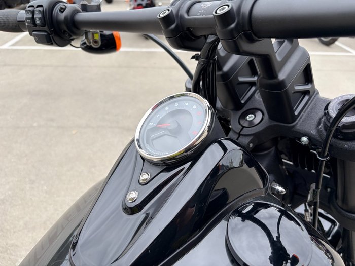 2019 HARLEY-DAVIDSON FXFBS FAT BOB (114) BLACK