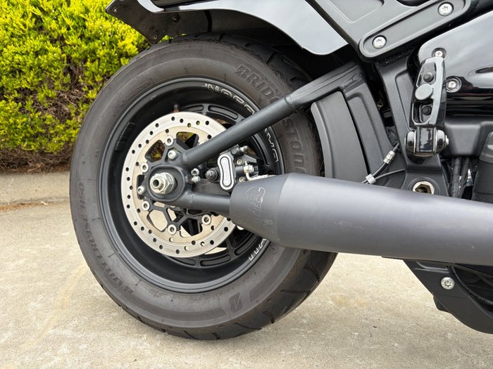 2019 HARLEY-DAVIDSON FXFBS FAT BOB (114) BLACK