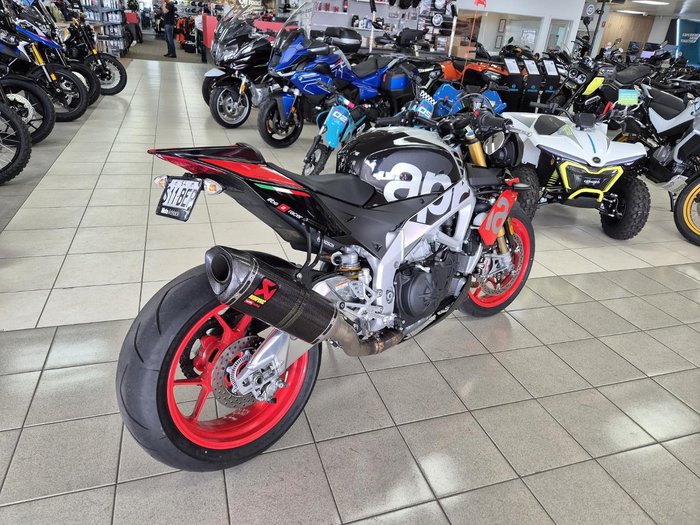 2018 Aprilia Tuono V4 1100 Factory Tuono Red