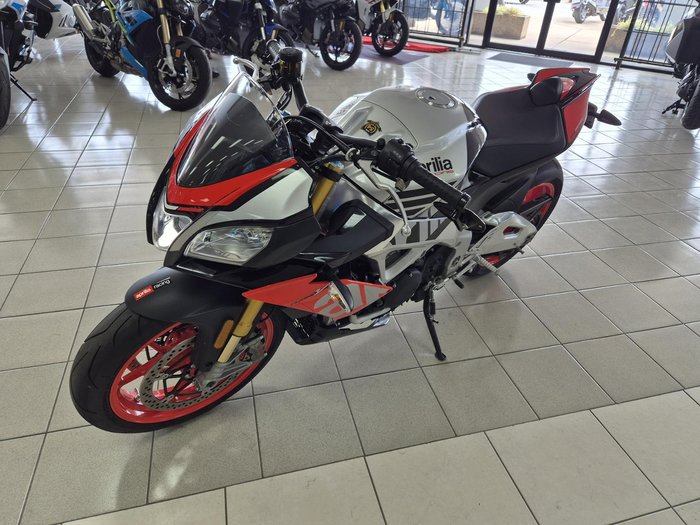 2018 Aprilia Tuono V4 1100 Factory Tuono Red