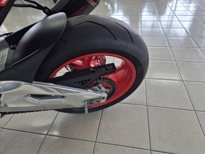 2018 Aprilia Tuono V4 1100 Factory Tuono Red