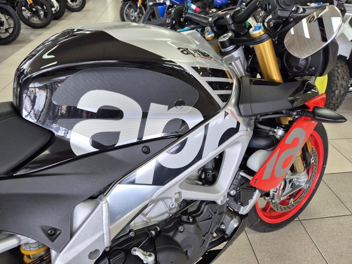 2018 Aprilia Tuono V4 1100 Factory Tuono Red