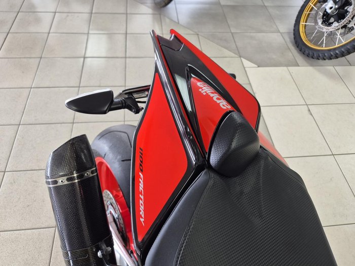 2018 Aprilia Tuono V4 1100 Factory Tuono Red