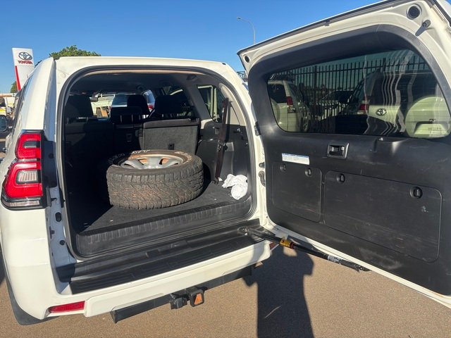 2021 Toyota Prado PRADO DSL WGN AT GX 4277430 005 Glacier White