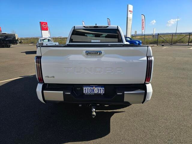 2023 Toyota TUNDRA 2024 Tundra 3.5L Hyb Pick-up 10AT Limited 8672641 001 Glacier White
